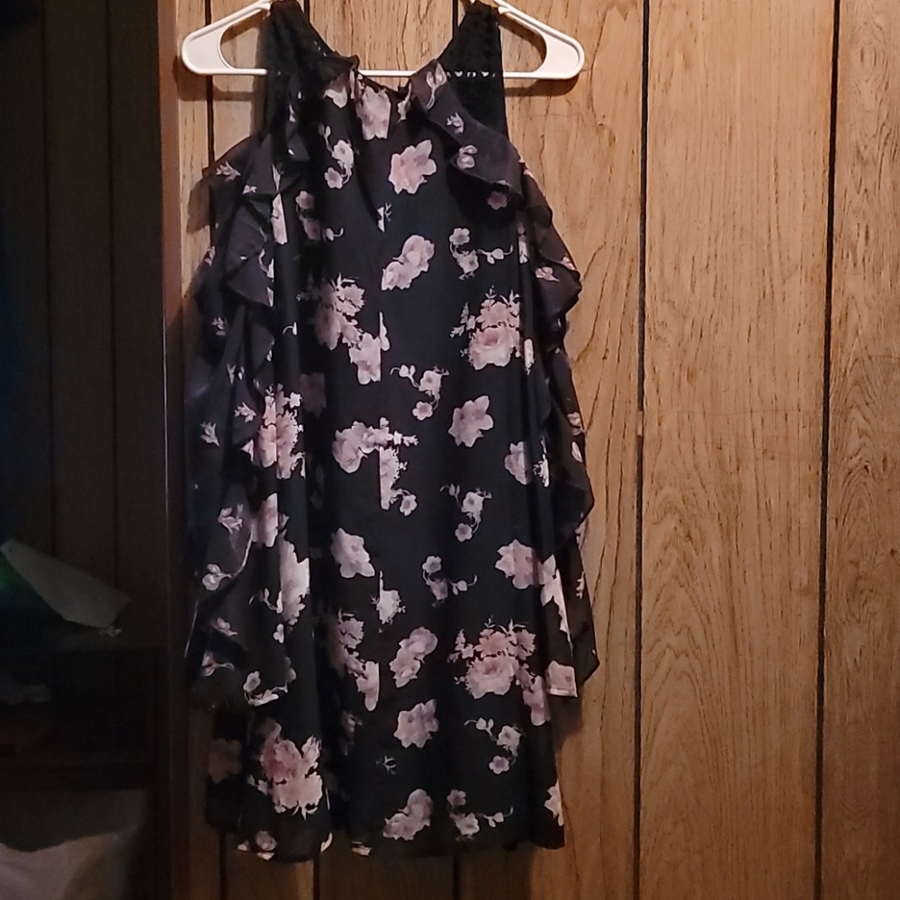 Dress - Picture 4 of 4